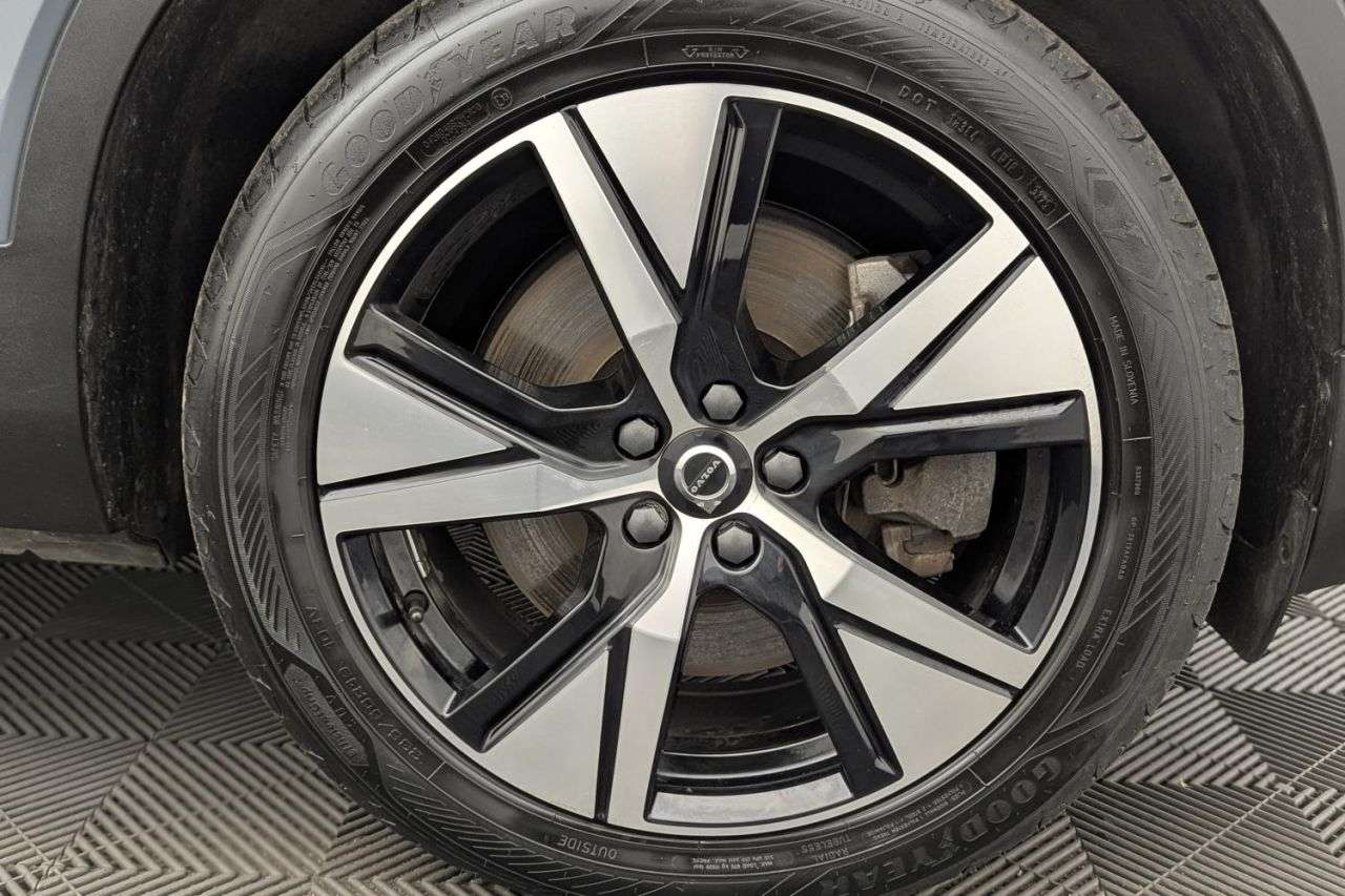 2021 VOLVO XC40 2021 VOLVO XC40