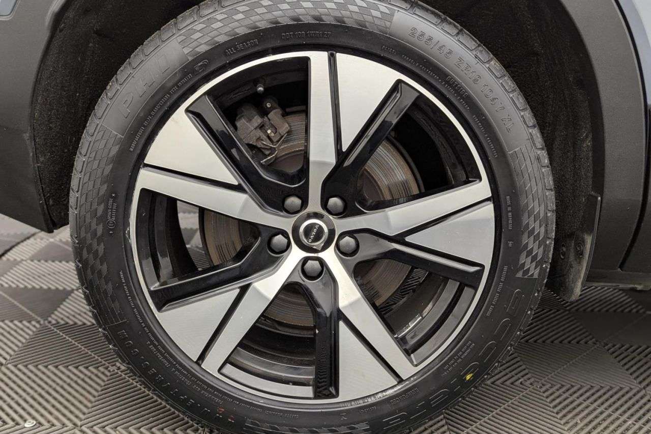 2021 VOLVO XC40 2021 VOLVO XC40