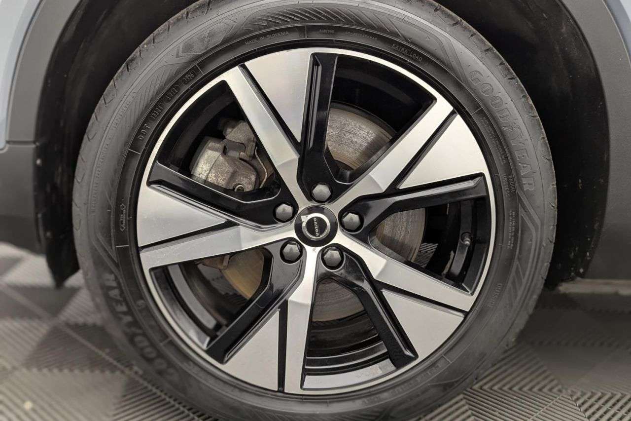 2021 VOLVO XC40 2021 VOLVO XC40