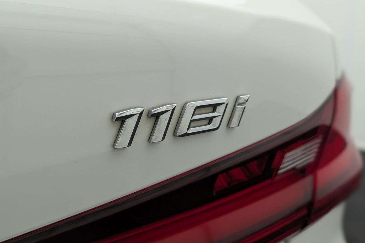 2021 BMW 1 SERIES 2021 BMW 1 SERIES