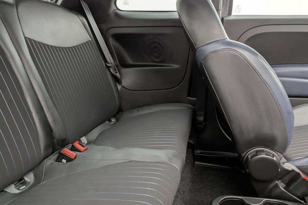 2019 FIAT 500 2019 FIAT 500