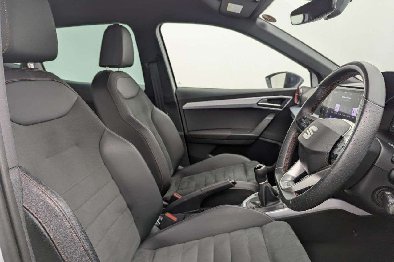 A 2024 SEAT ARONA 1.0 TSI FR Sport SUV 5dr Petrol Manual Euro 6 (s/s) (110 ps) Award Winning A 2024 SEAT ARONA 1.0 TSI FR Sport SUV 5dr Petrol Manual Euro 6 (s/s) (110 ps) Award Winning