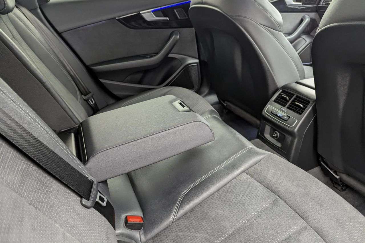 2021 AUDI A4 2021 AUDI A4