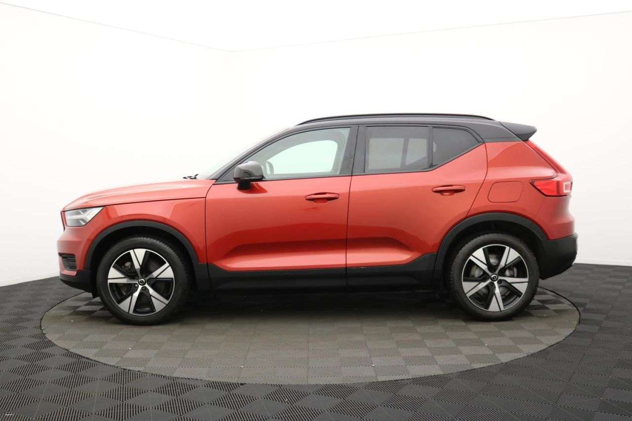 2021 VOLVO XC40 2021 VOLVO XC40