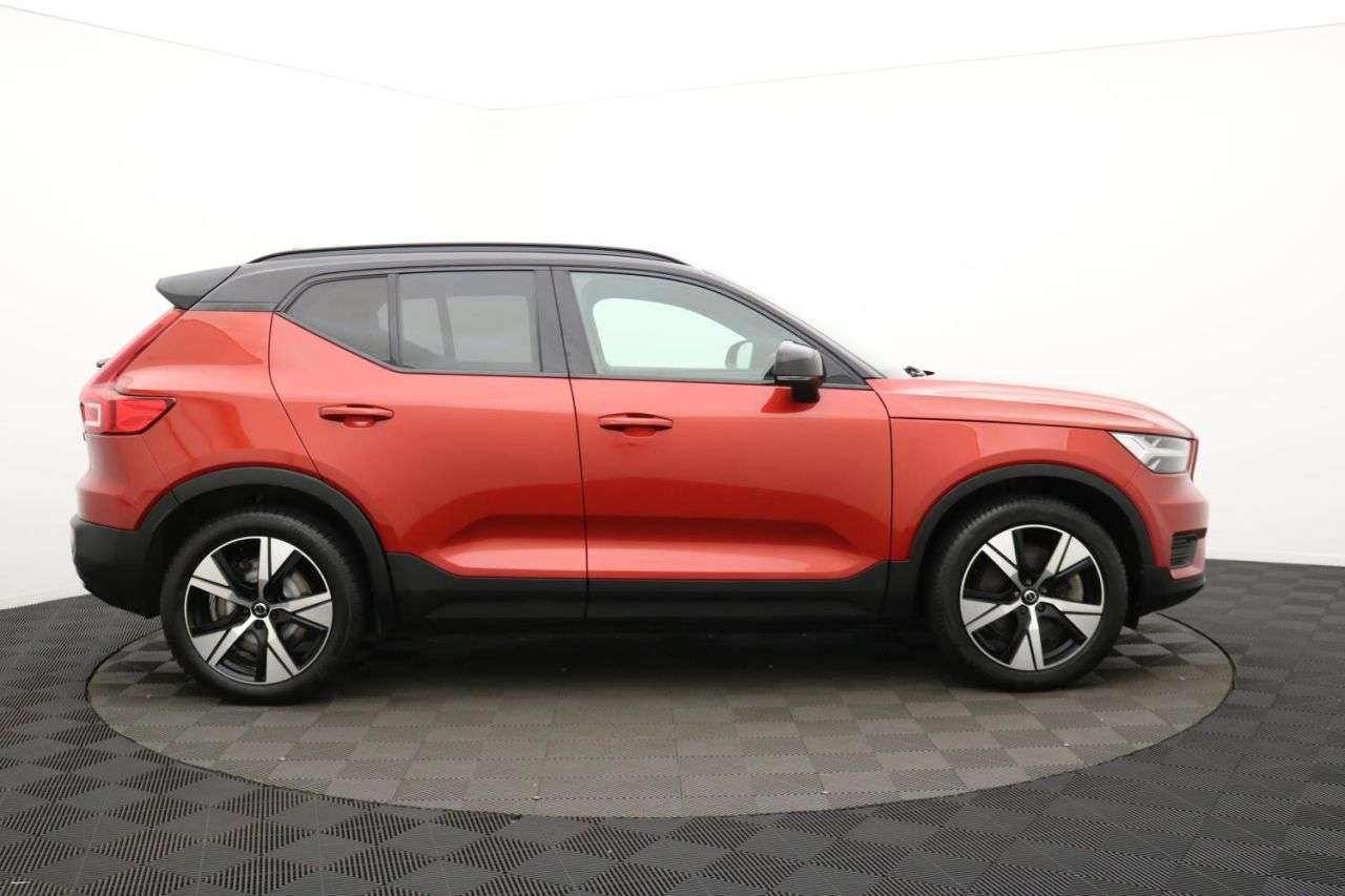 2021 VOLVO XC40 2021 VOLVO XC40