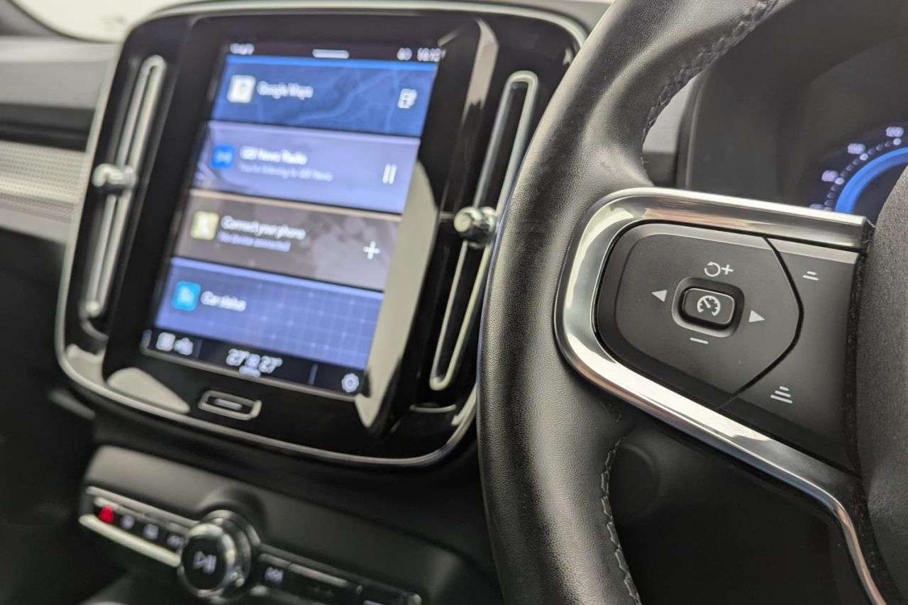 2021 VOLVO XC40 2021 VOLVO XC40