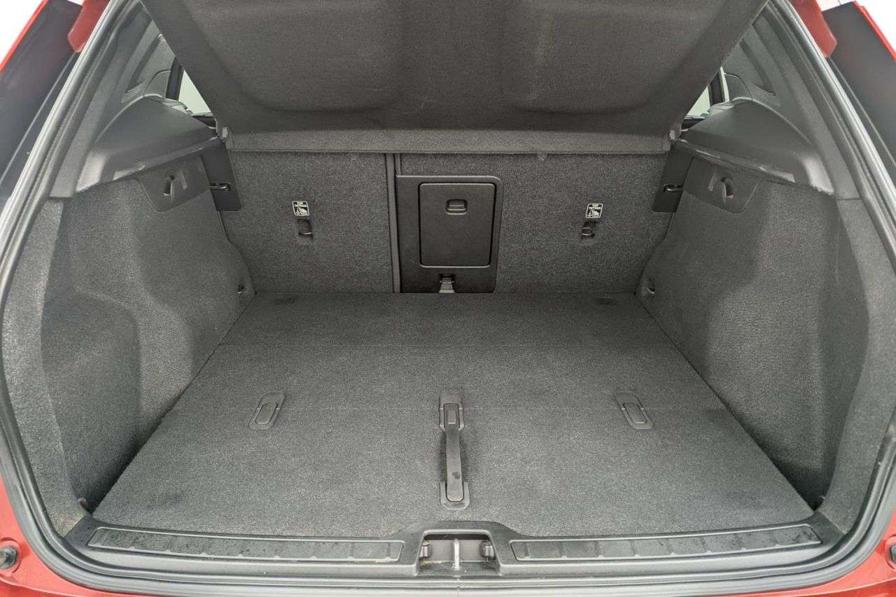 2021 VOLVO XC40 2021 VOLVO XC40