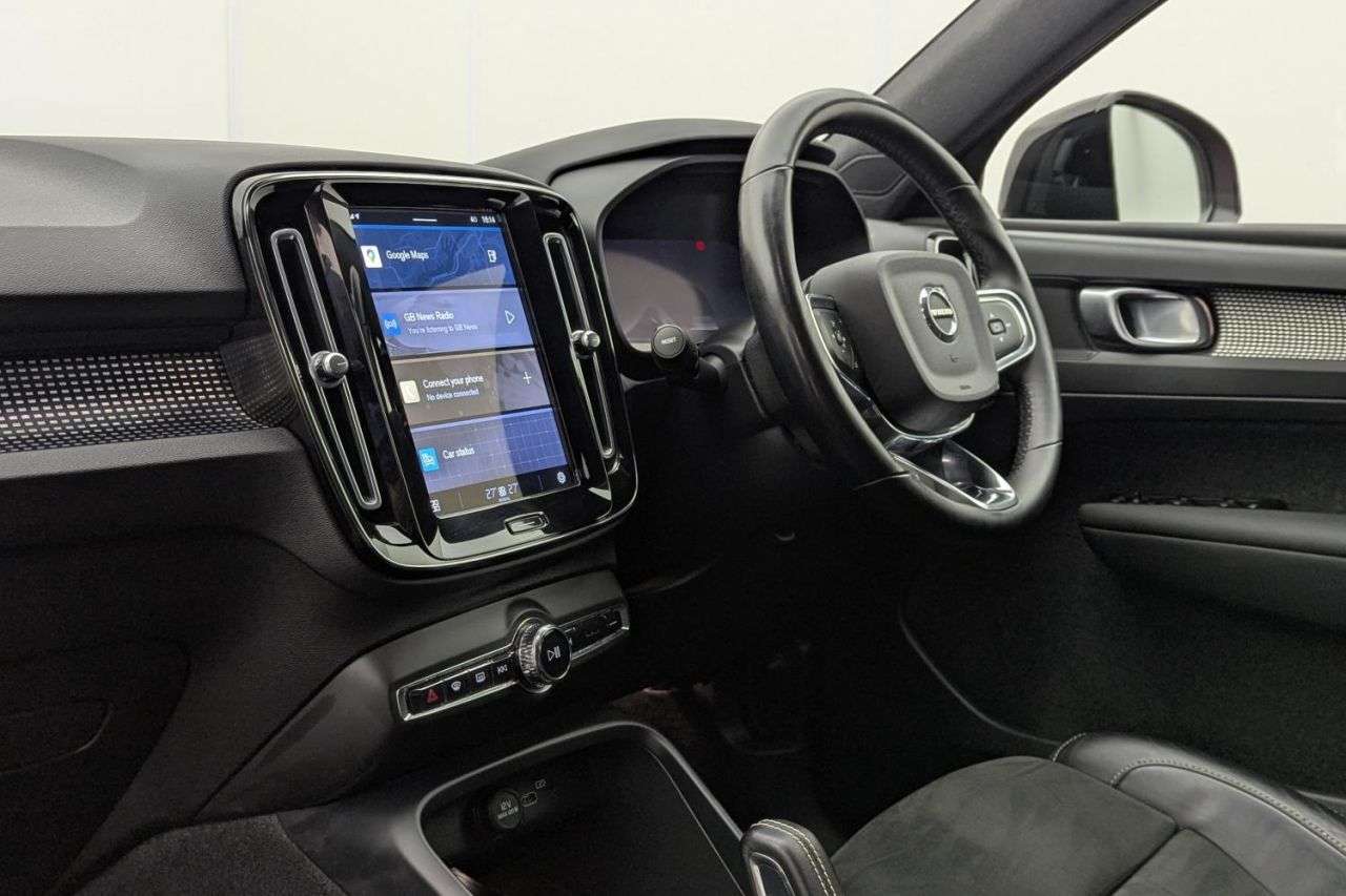 2021 VOLVO XC40 2021 VOLVO XC40