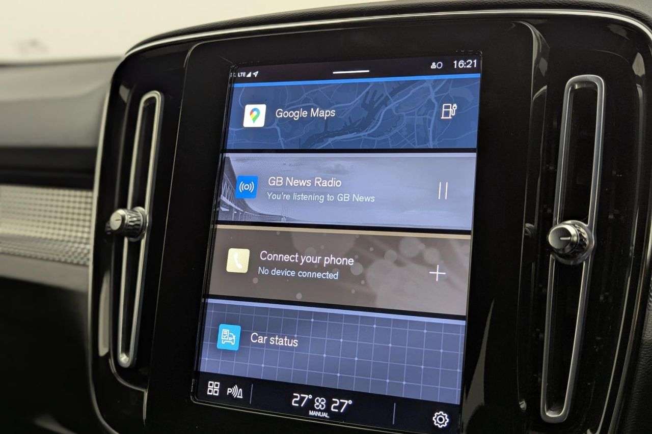 2021 VOLVO XC40 2021 VOLVO XC40