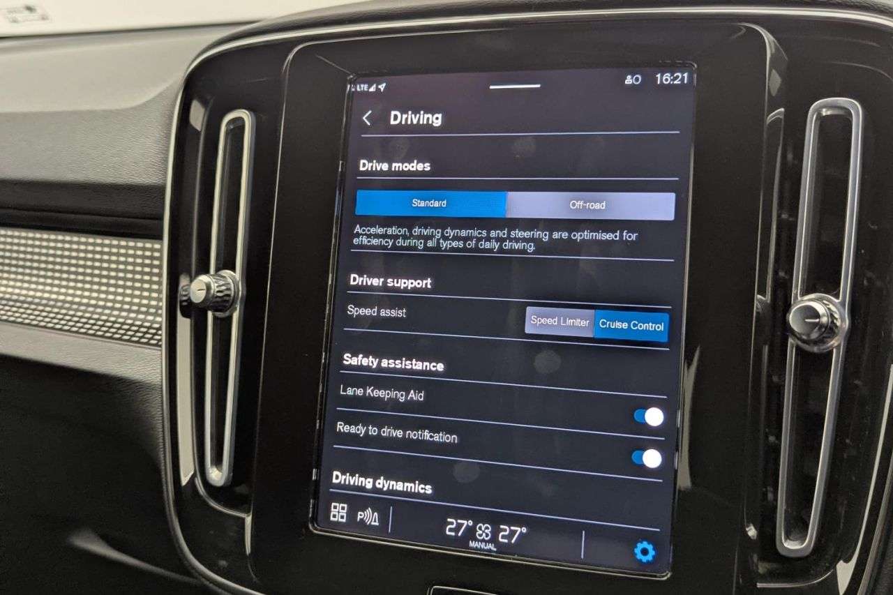 2021 VOLVO XC40 2021 VOLVO XC40