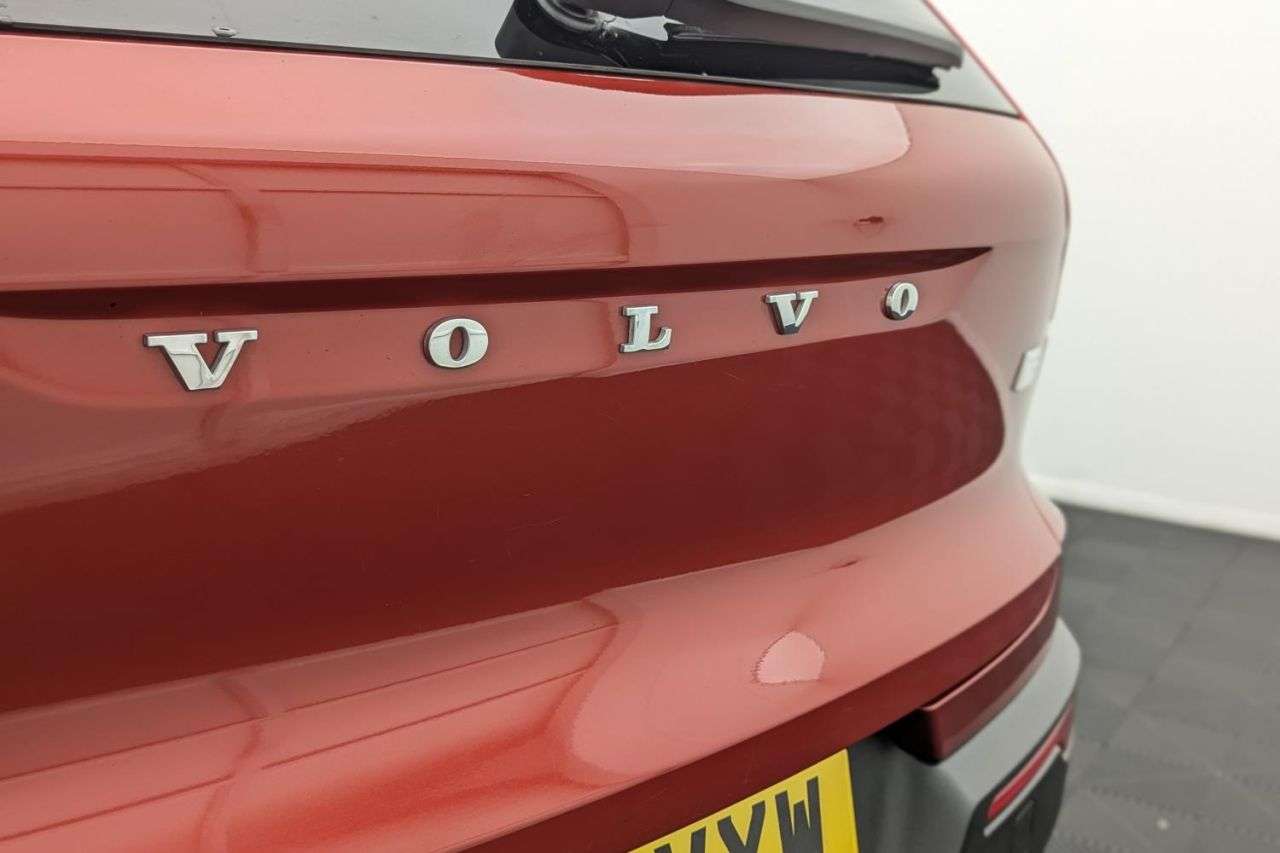 2021 VOLVO XC40 2021 VOLVO XC40