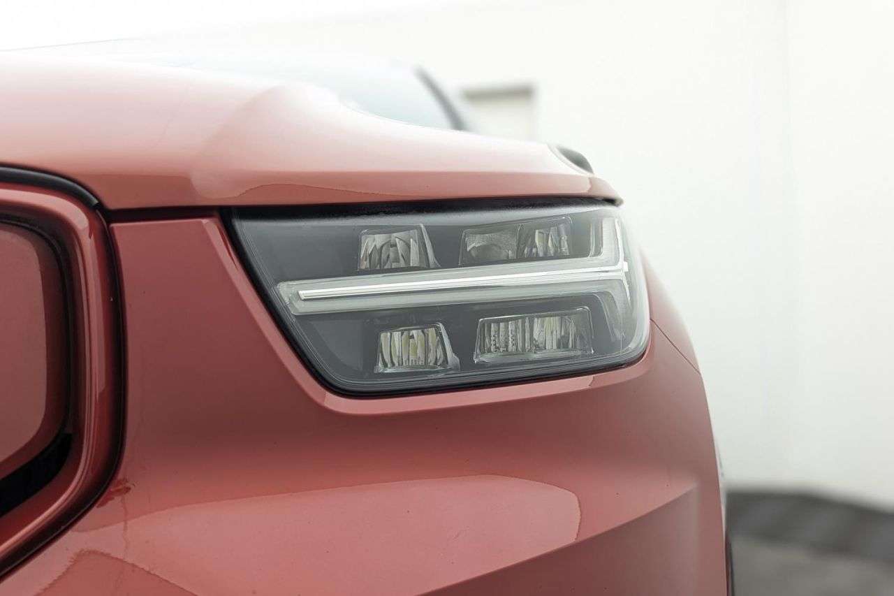 2021 VOLVO XC40 2021 VOLVO XC40