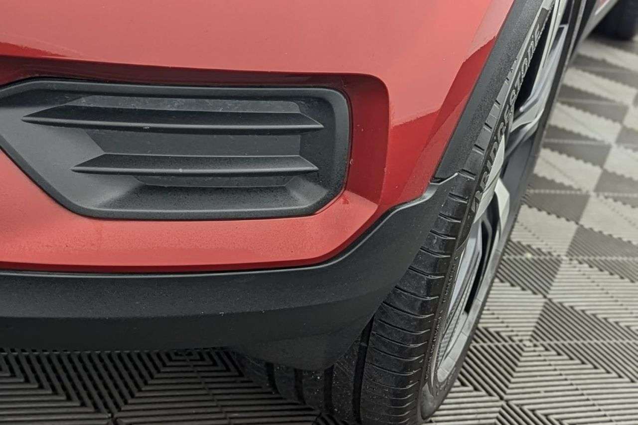 2021 VOLVO XC40 2021 VOLVO XC40