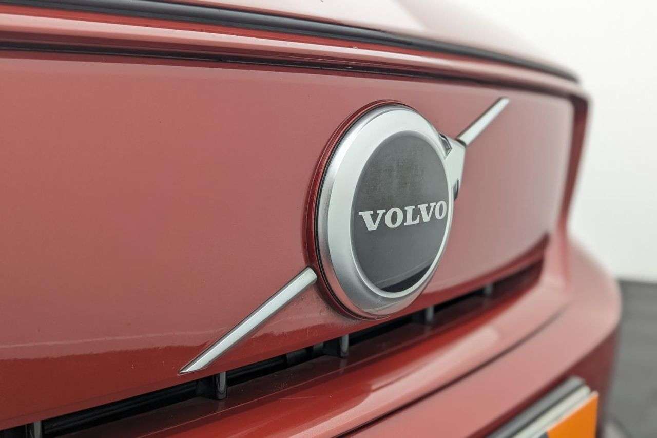 2021 VOLVO XC40 2021 VOLVO XC40