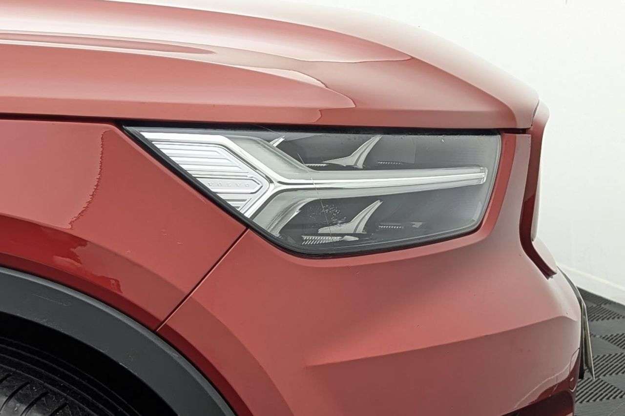 2021 VOLVO XC40 2021 VOLVO XC40