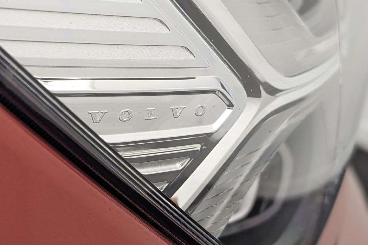 2021 VOLVO XC40 2021 VOLVO XC40