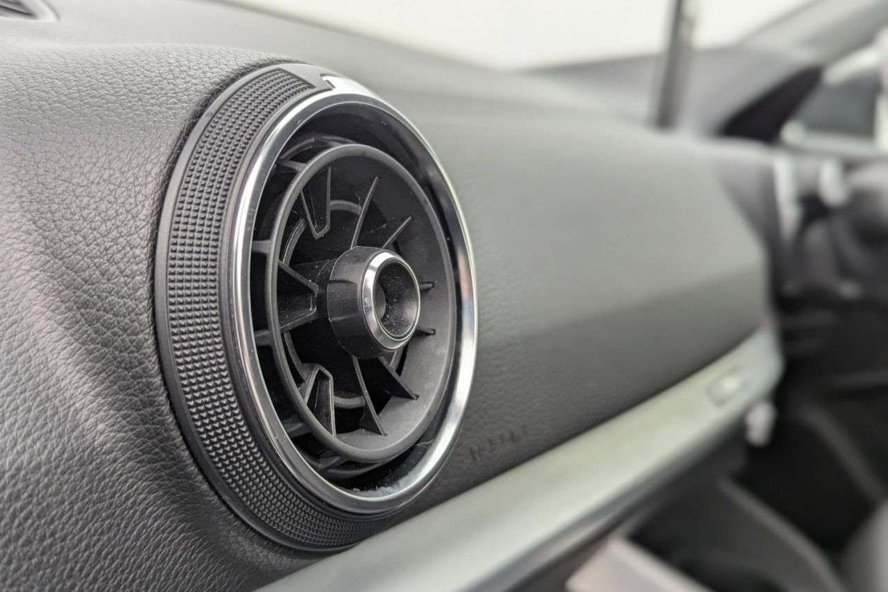 2018 AUDI Q2 2018 AUDI Q2