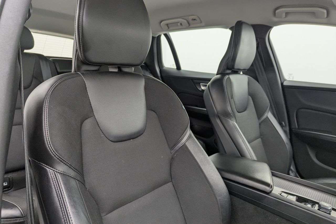 2019 VOLVO V60 2019 VOLVO V60