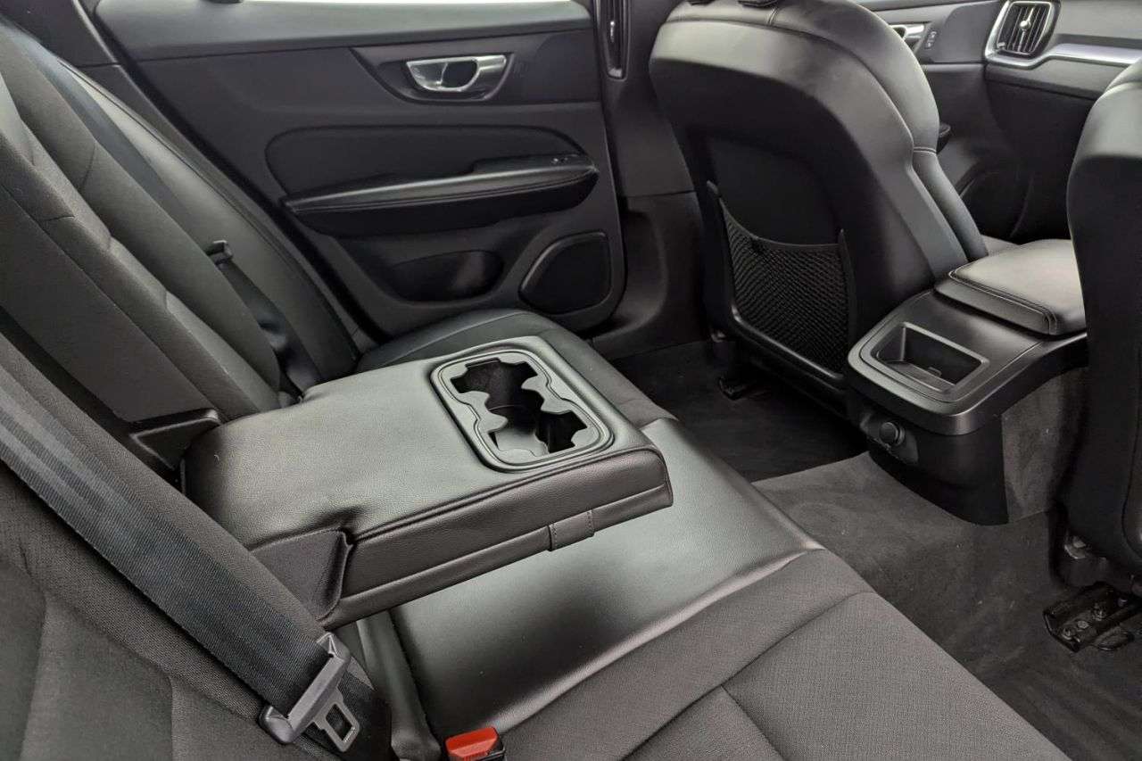 2019 VOLVO V60 2019 VOLVO V60