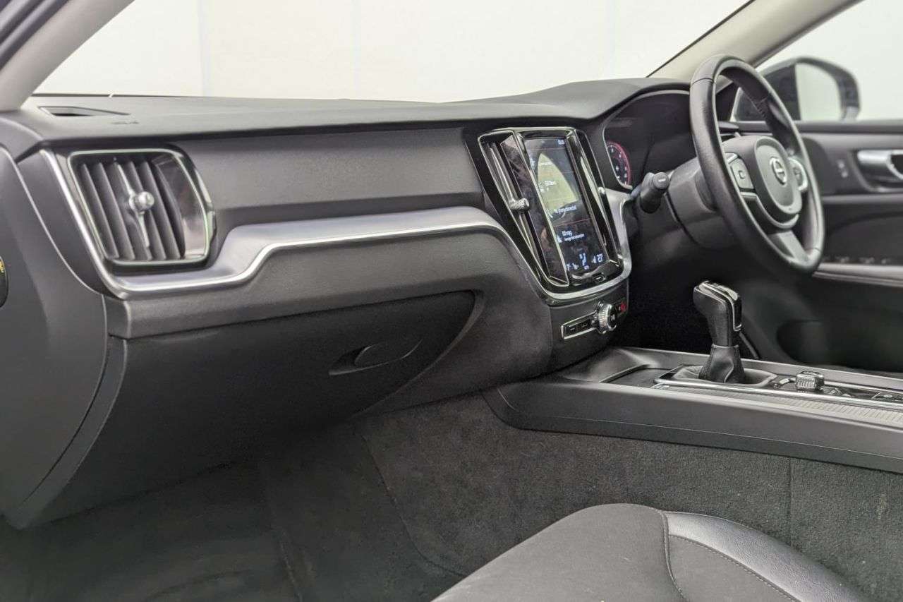 2019 VOLVO V60 2019 VOLVO V60