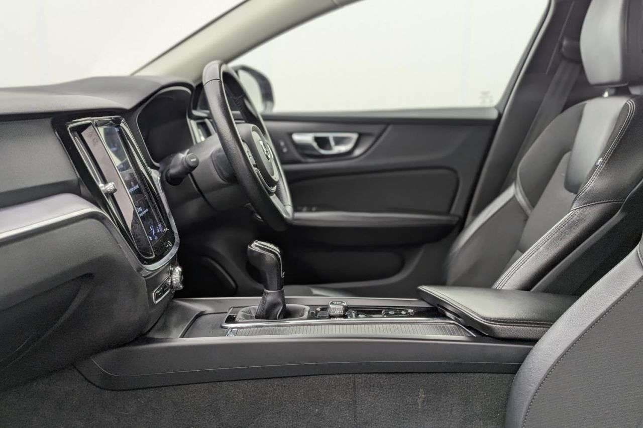 2019 VOLVO V60 2019 VOLVO V60