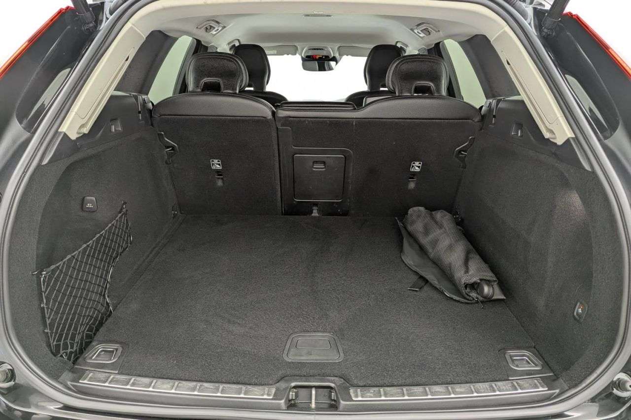 2019 VOLVO XC60 2019 VOLVO XC60