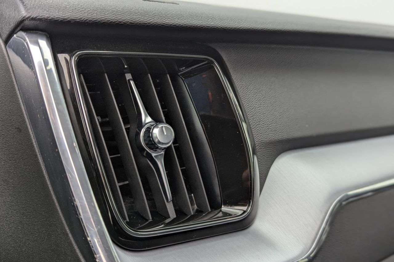 2019 VOLVO XC60 2019 VOLVO XC60