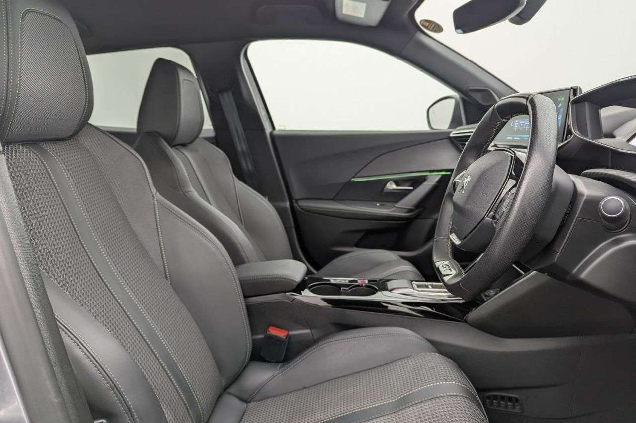 2022 PEUGEOT E-2008 2022 PEUGEOT E-2008