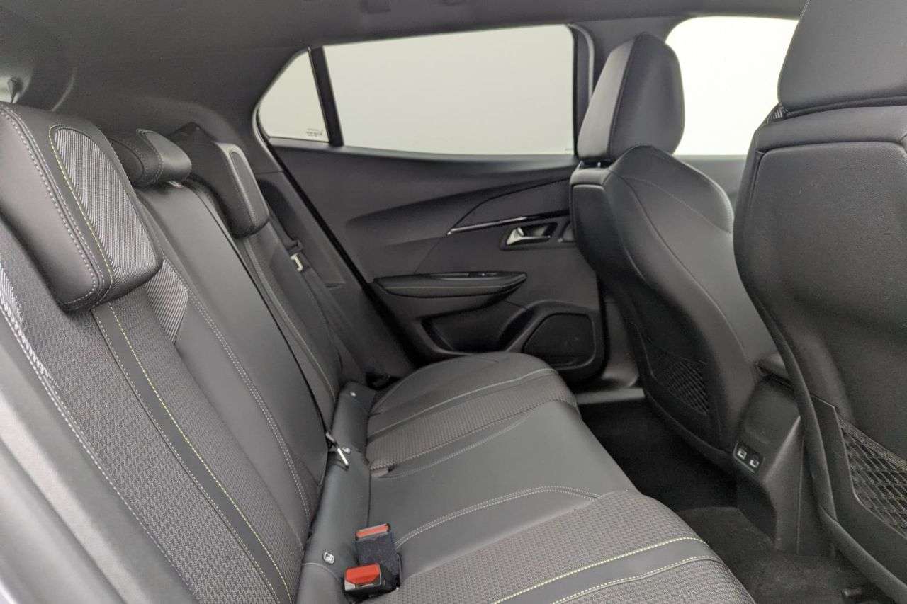 2022 PEUGEOT E-2008 2022 PEUGEOT E-2008