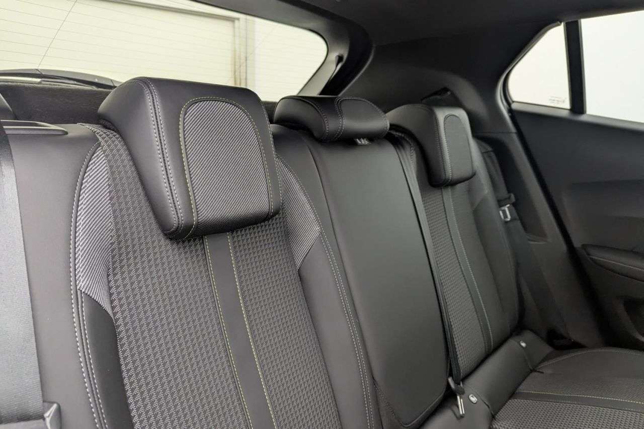 2022 PEUGEOT E-2008 2022 PEUGEOT E-2008