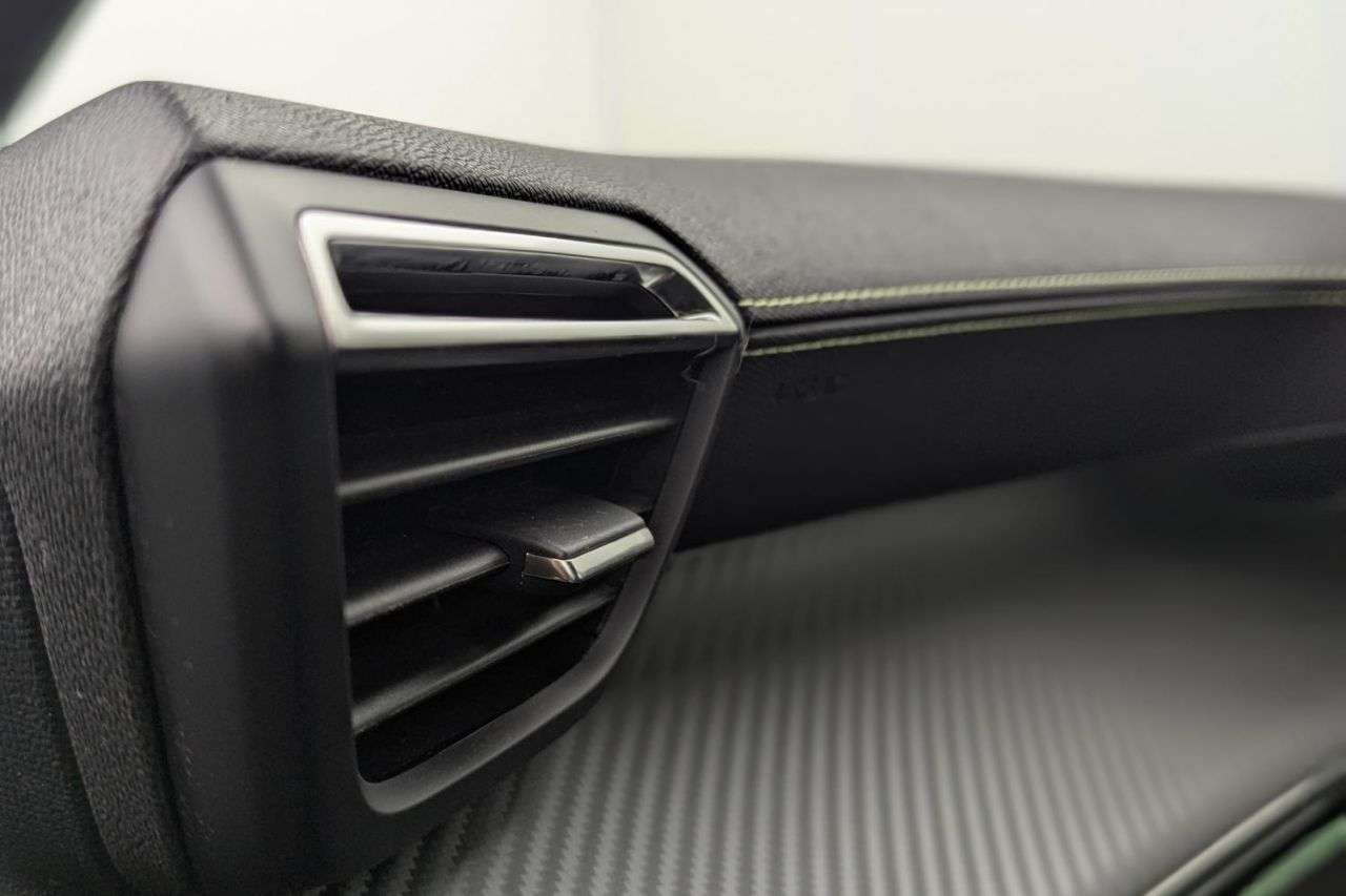 2022 PEUGEOT E-2008 2022 PEUGEOT E-2008