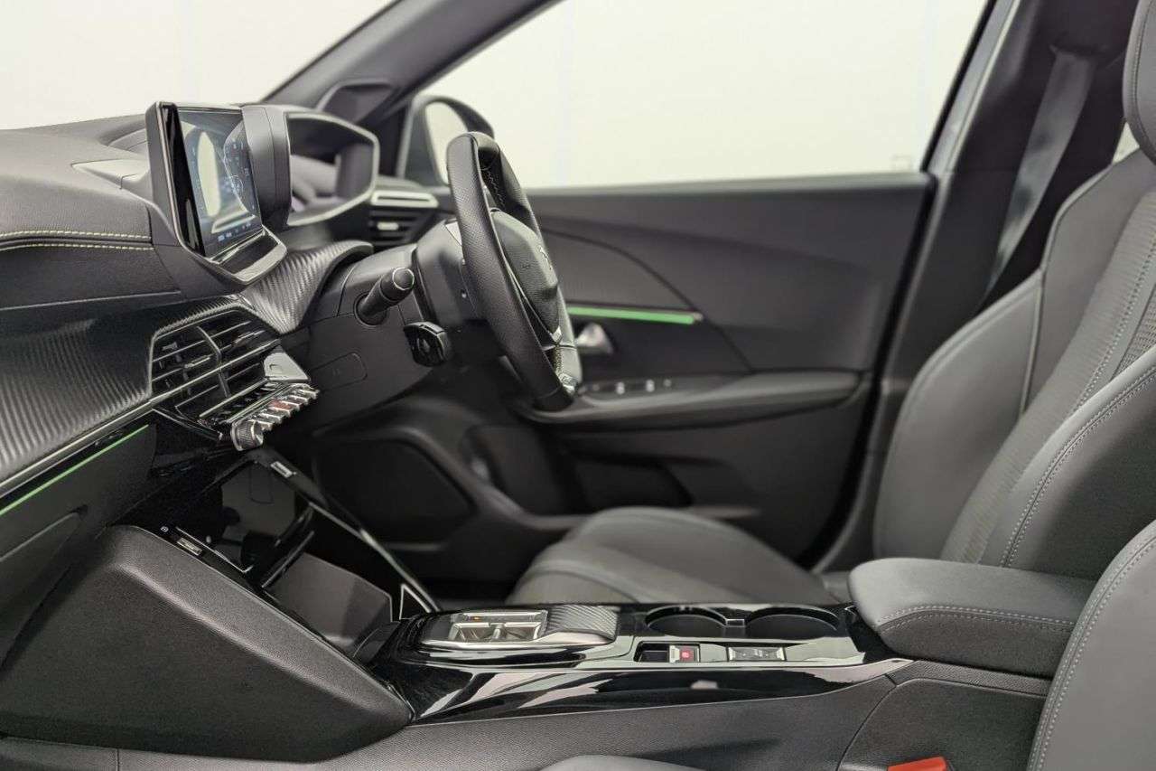 2022 PEUGEOT E-2008 2022 PEUGEOT E-2008