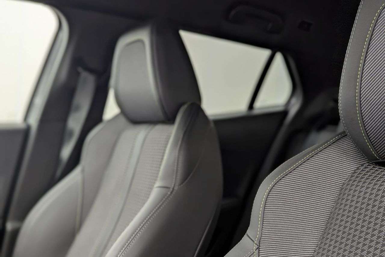 2022 PEUGEOT E-2008 2022 PEUGEOT E-2008