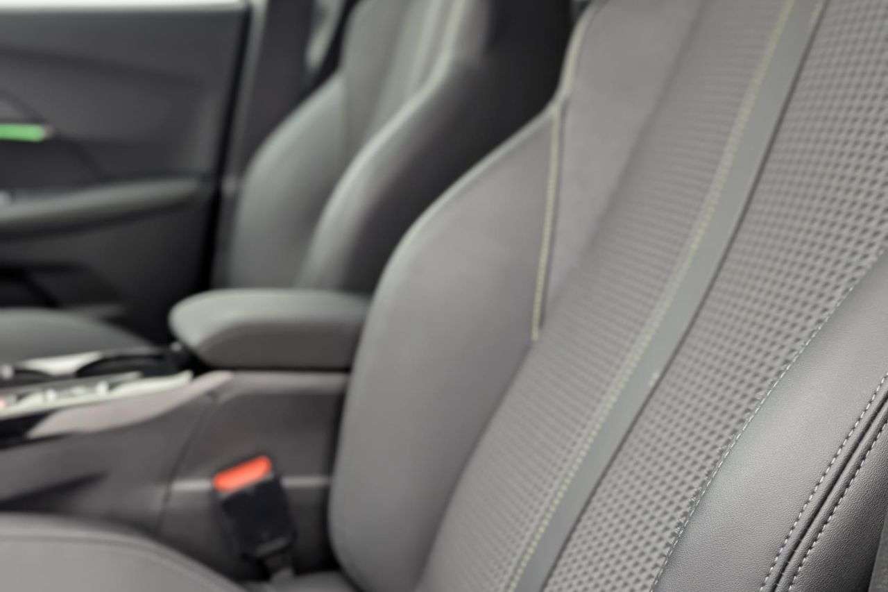 2022 PEUGEOT E-2008 2022 PEUGEOT E-2008