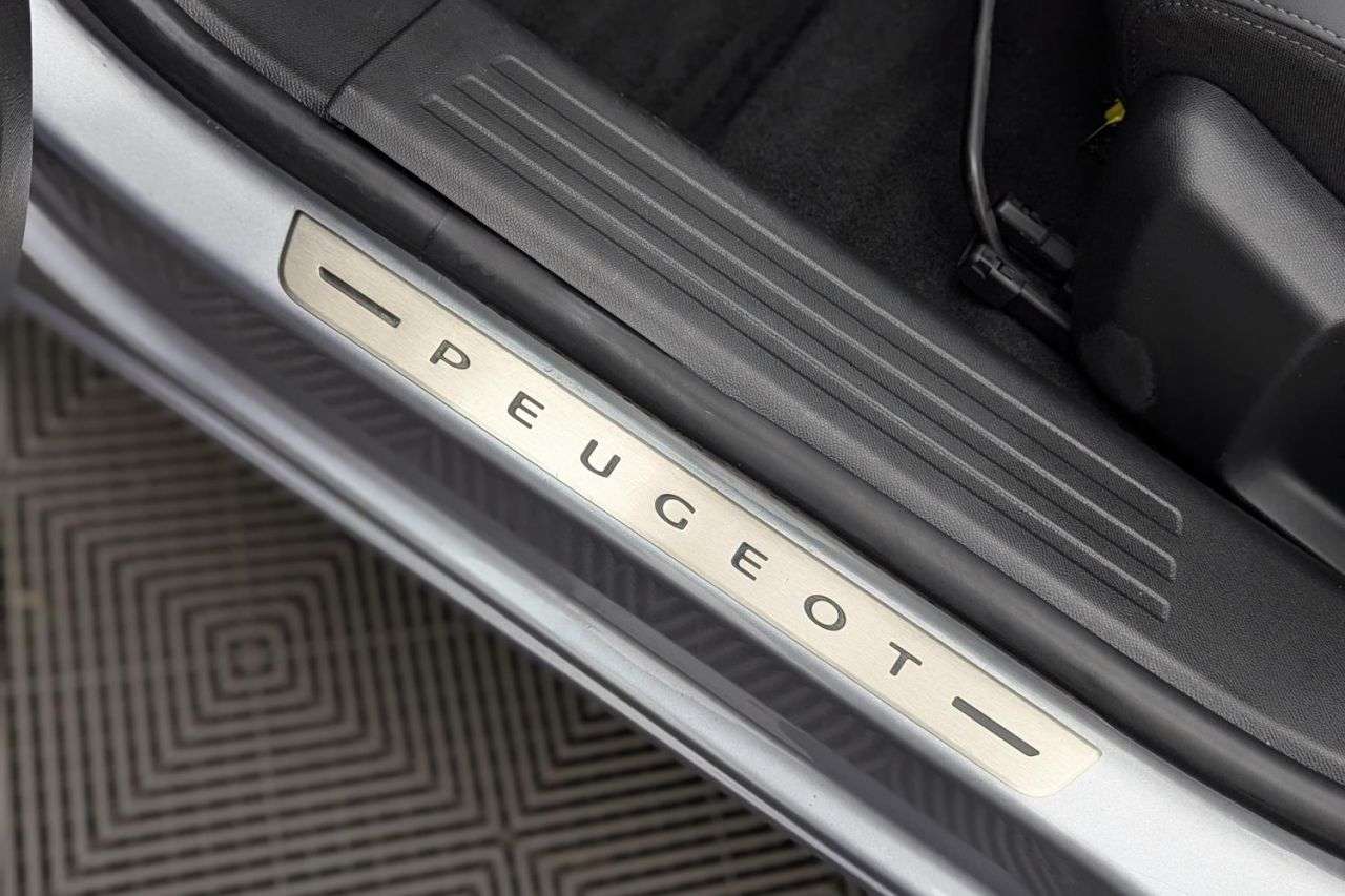 2022 PEUGEOT E-2008 2022 PEUGEOT E-2008