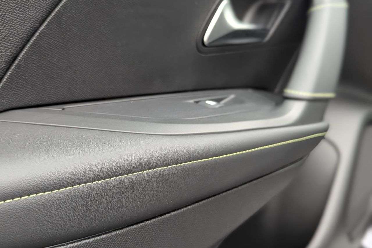 2022 PEUGEOT E-2008 2022 PEUGEOT E-2008