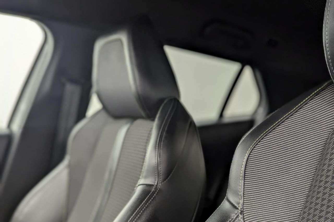 2021 PEUGEOT E-2008 2021 PEUGEOT E-2008