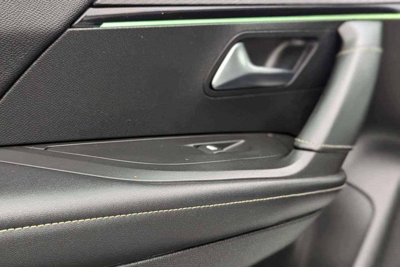 2021 PEUGEOT E-2008 2021 PEUGEOT E-2008