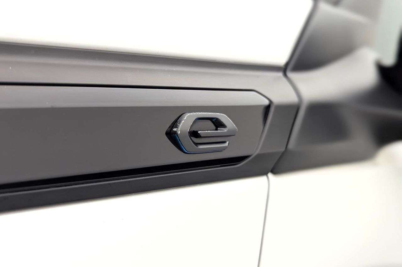 2021 PEUGEOT E-2008 2021 PEUGEOT E-2008