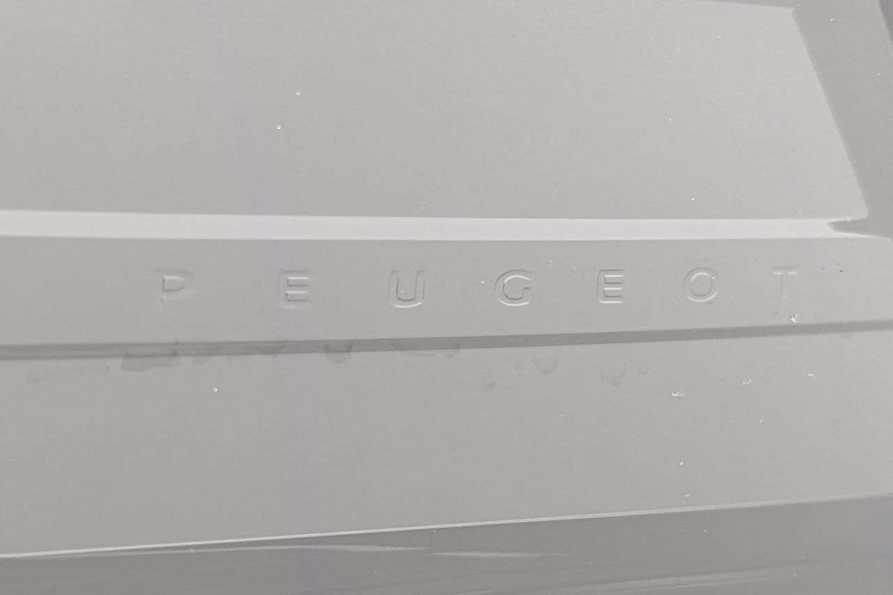 2021 PEUGEOT E-2008 2021 PEUGEOT E-2008