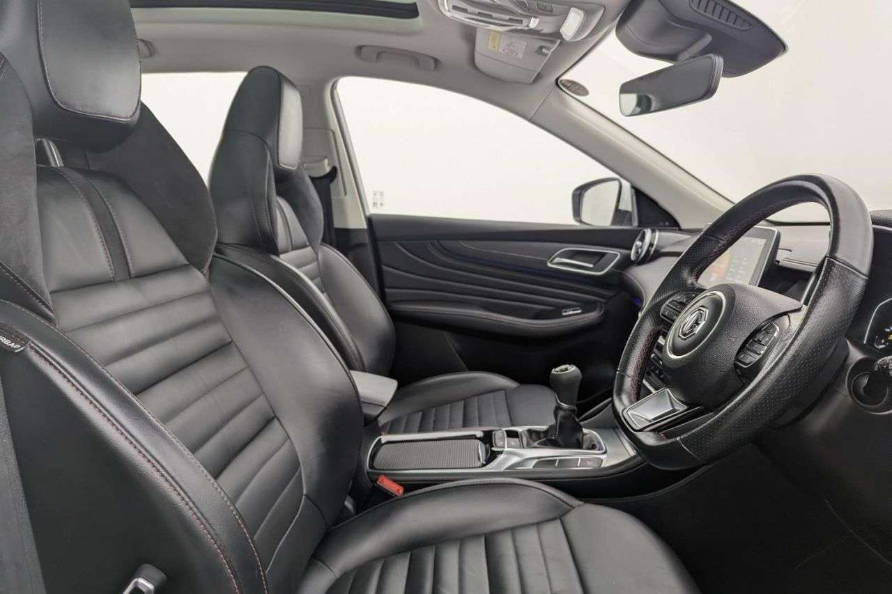 A 2022 MG MG HS 1.5 T-GDI Exclusive SUV 5dr Petrol Manual Euro 6 (s/s) (162 ps) Award Winni A 2022 MG MG HS 1.5 T-GDI Exclusive SUV 5dr Petrol Manual Euro 6 (s/s) (162 ps) Award Winni