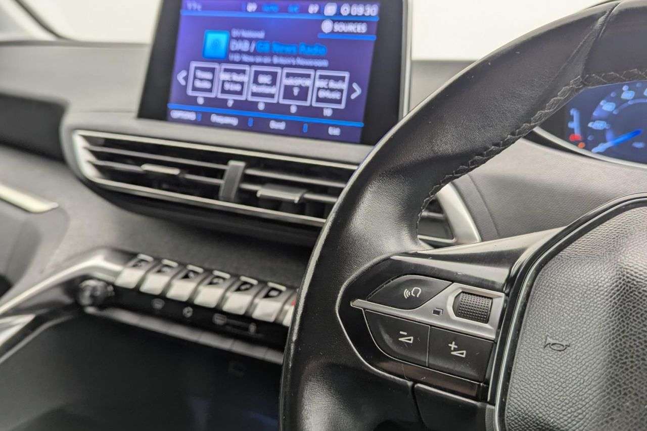 2020 PEUGEOT 5008 2020 PEUGEOT 5008