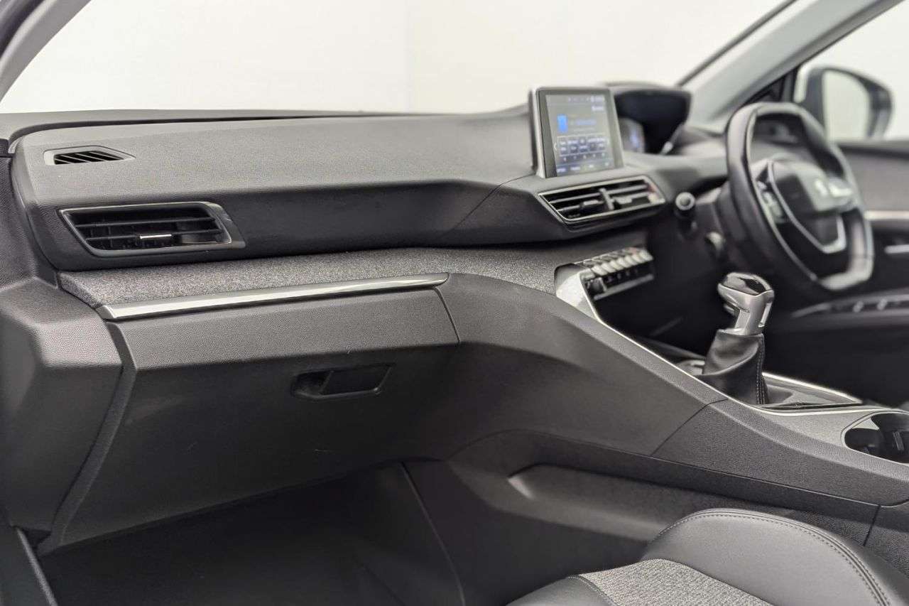 2020 PEUGEOT 5008 2020 PEUGEOT 5008