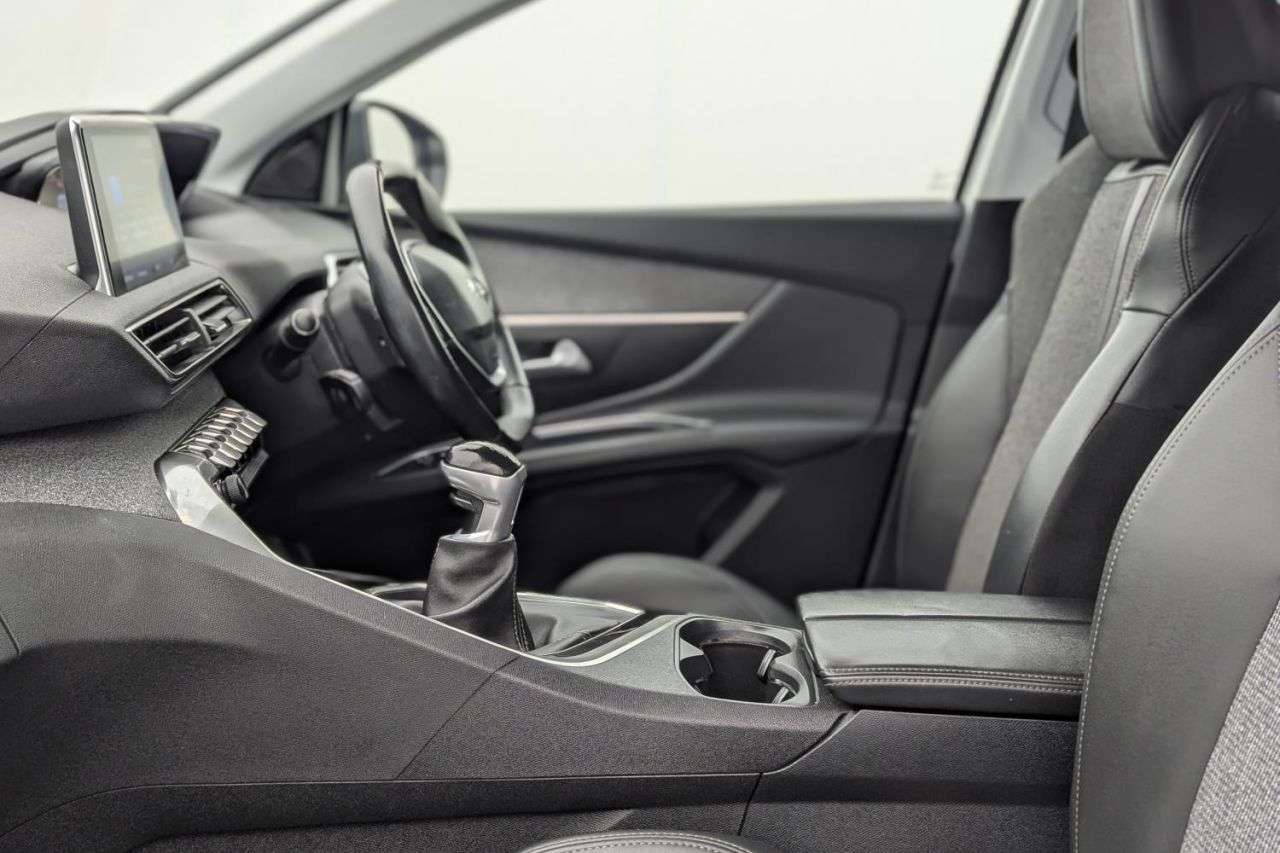 2020 PEUGEOT 5008 2020 PEUGEOT 5008