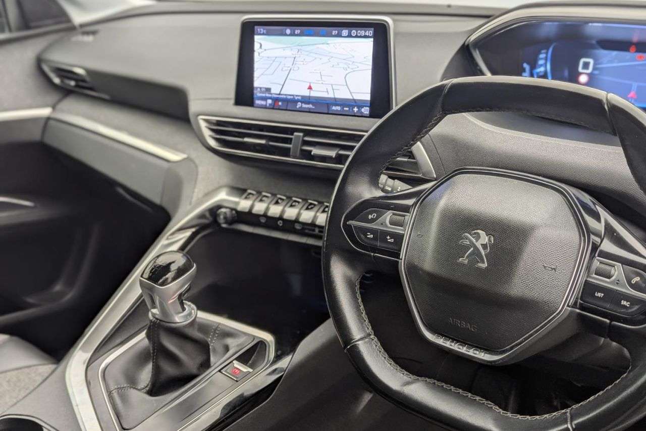 2020 PEUGEOT 5008 2020 PEUGEOT 5008