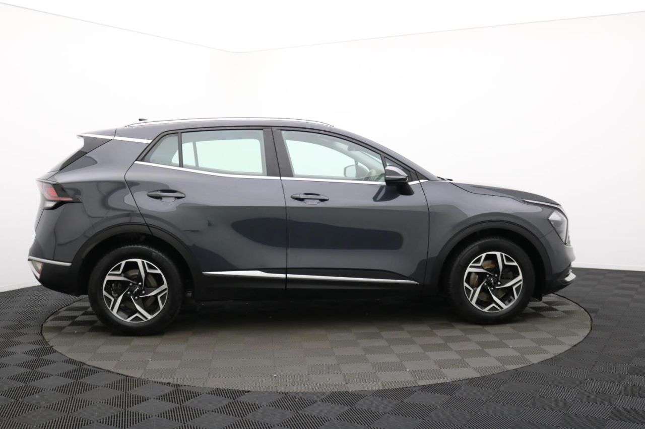 A 2022 KIA SPORTAGE 1.6 T-GDi 2 SUV 5dr Petrol Manual Euro 6 (s/s) (148 bhp) Award Winning 5 St A 2022 KIA SPORTAGE 1.6 T-GDi 2 SUV 5dr Petrol Manual Euro 6 (s/s) (148 bhp) Award Winning 5 St