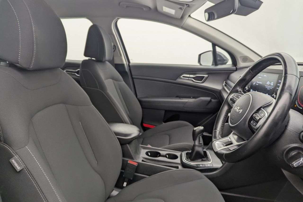 A 2022 KIA SPORTAGE 1.6 T-GDi 2 SUV 5dr Petrol Manual Euro 6 (s/s) (148 bhp) Award Winning 5 St A 2022 KIA SPORTAGE 1.6 T-GDi 2 SUV 5dr Petrol Manual Euro 6 (s/s) (148 bhp) Award Winning 5 St