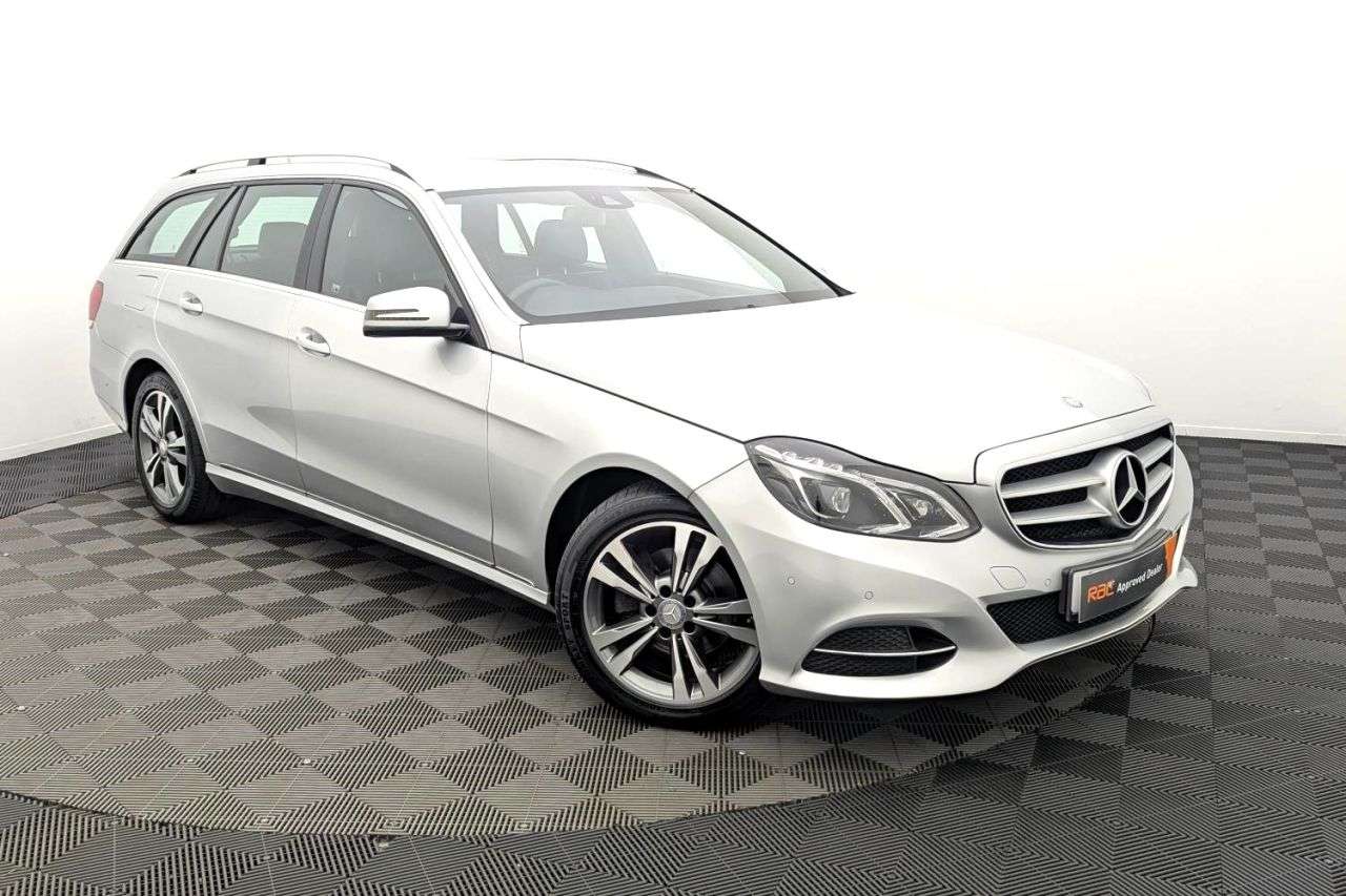 A 2015 MERCEDES-BENZ E-CLASS 2.1 E220 BlueTEC SE Estate 5dr Diesel G-Tronic+ Euro 6 (s/s) (177 ps) Award A 2015 MERCEDES-BENZ E-CLASS 2.1 E220 BlueTEC SE Estate 5dr Diesel G-Tronic+ Euro 6 (s/s) (177 ps) Award