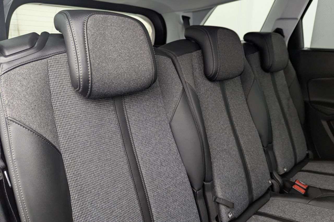 2019 PEUGEOT 5008 2019 PEUGEOT 5008