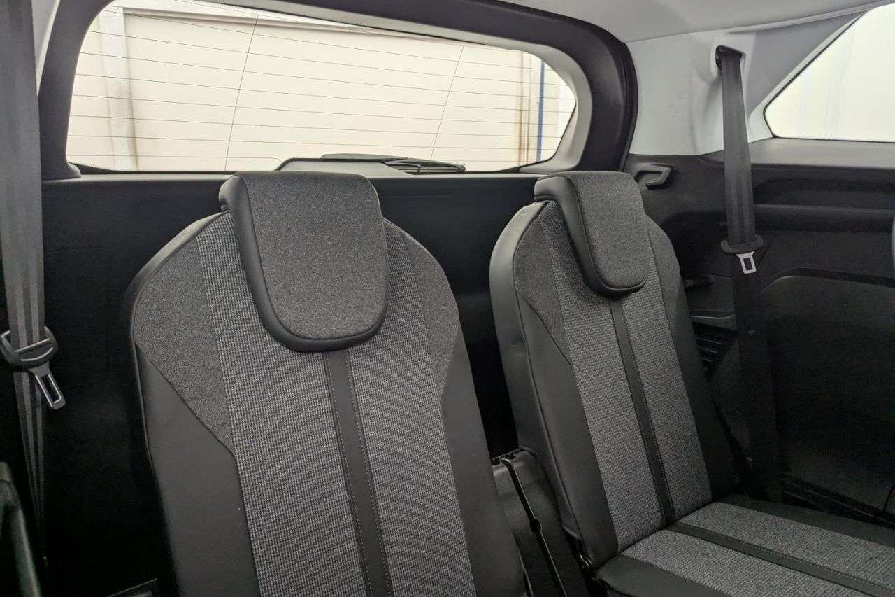 2019 PEUGEOT 5008 2019 PEUGEOT 5008